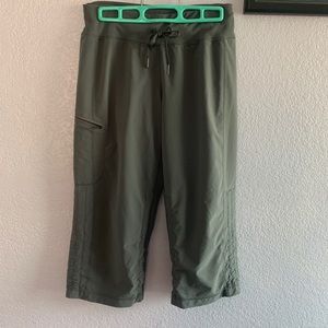 Zella gray capri pants